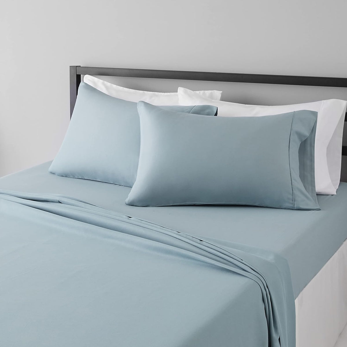 Amazon Basics Lightweight Super Soft Breathable Wrinkle-Resistant Microfiber 4-Piece Bed Sheet Set with 14-Inch Deep Pockets, Queen, Bright White, Solid