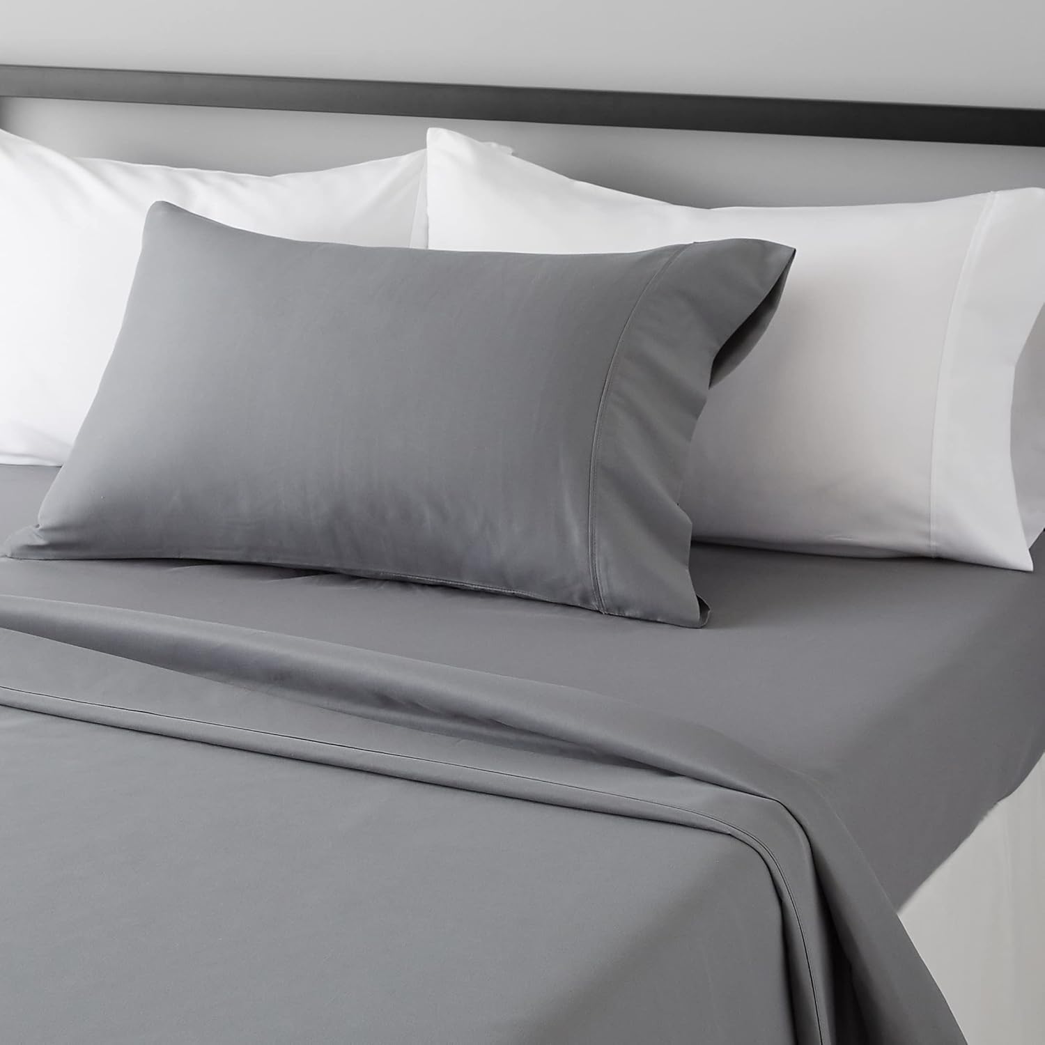 Amazon Basics Lightweight Super Soft Breathable Wrinkle-Resistant Microfiber 4-Piece Bed Sheet Set with 14-Inch Deep Pockets, Queen, Bright White, Solid