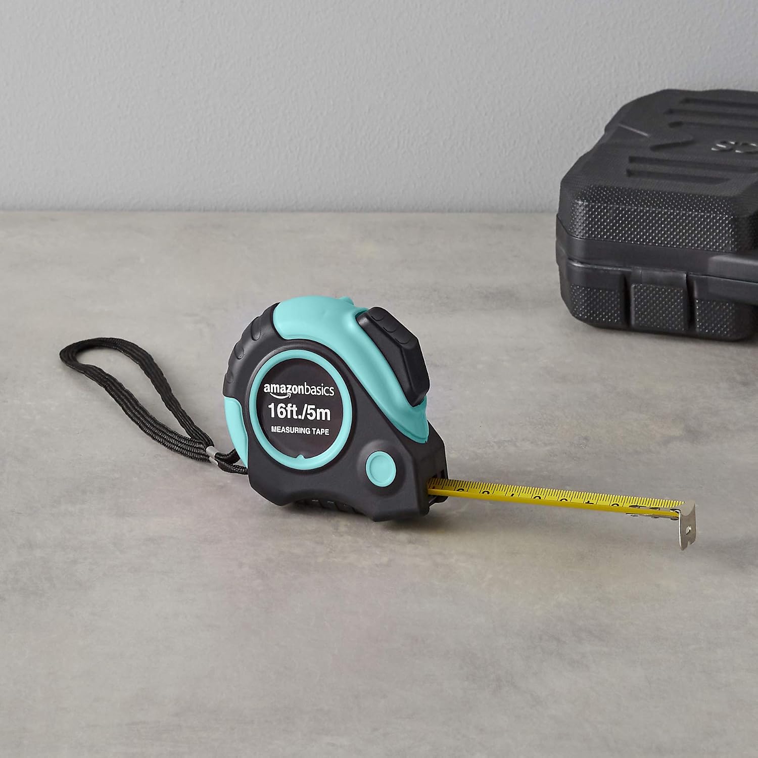 Amazon Basics Retractable Tape Measure with Metric and SAE Measurements, 16 ft / 192 in, Turquoise