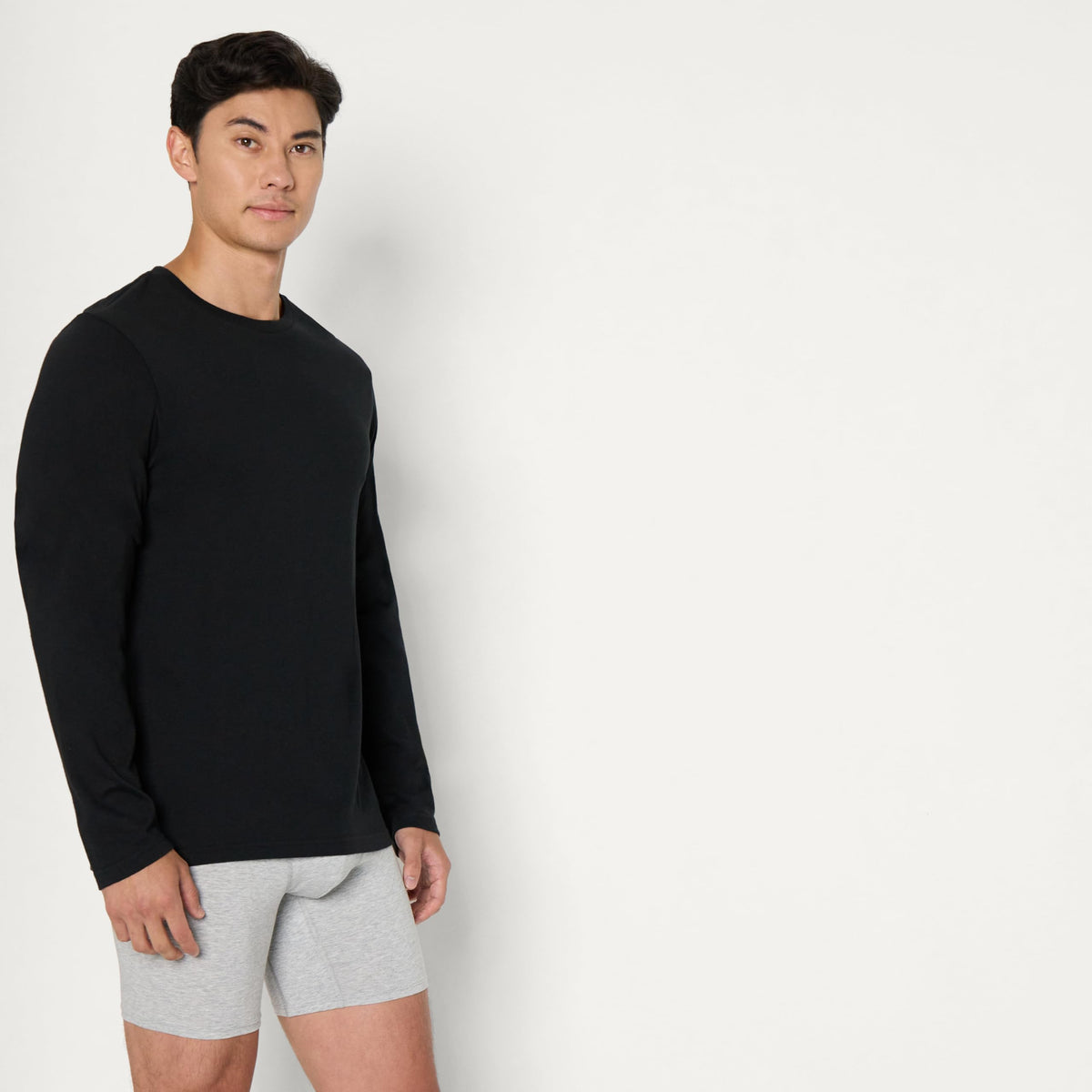 Amazon Essentials Men's Slim Fit Crewneck Undershirts, Pack of 6
