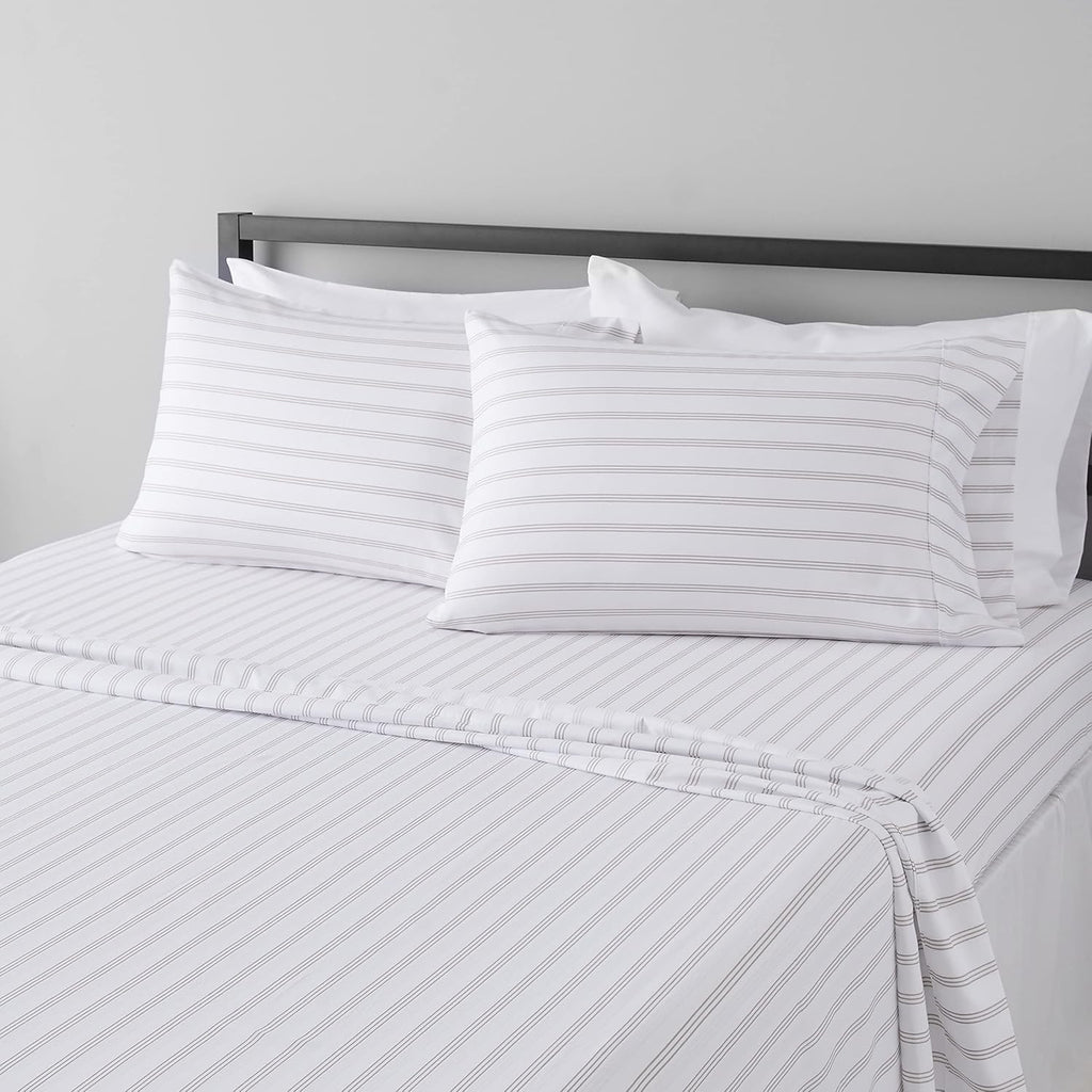 Amazon Basics Lightweight Super Soft Breathable Wrinkle-Resistant Microfiber 4-Piece Bed Sheet Set with 14-Inch Deep Pockets, Queen, Bright White, Solid