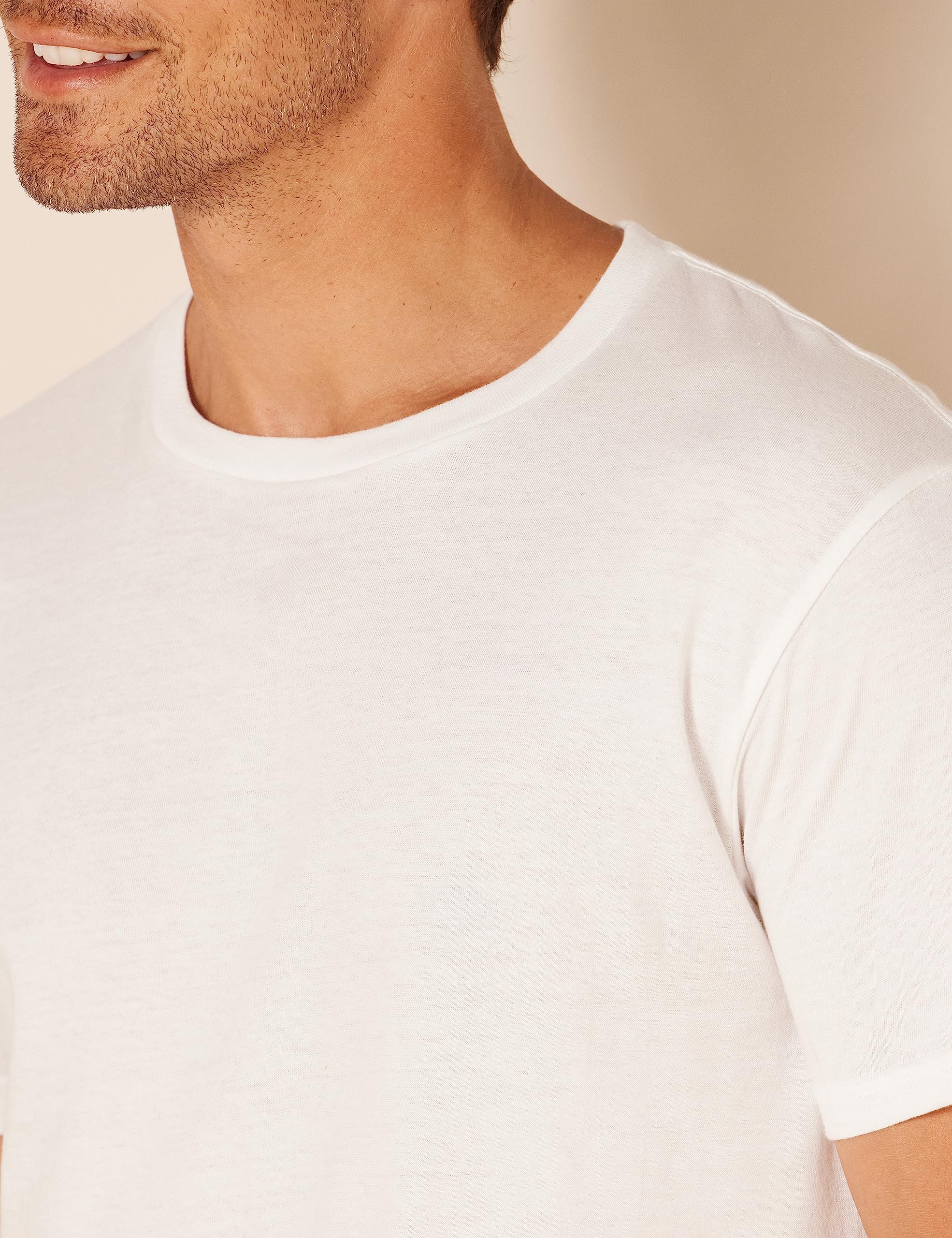 Amazon Essentials Men's Slim Fit Crewneck Undershirts, Pack of 6